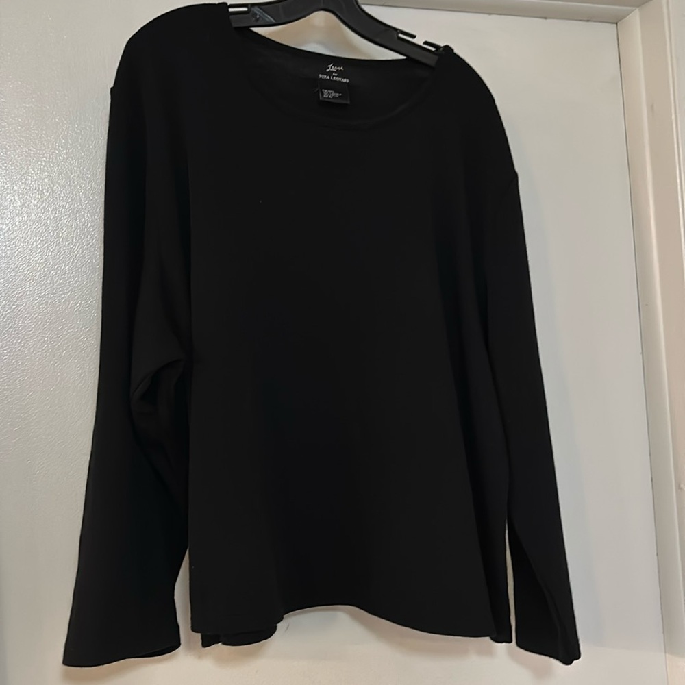 Versatile, everyday black sweater size 4x